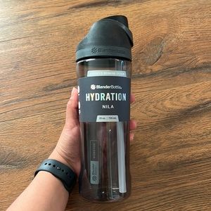 NWT Blender Bottle